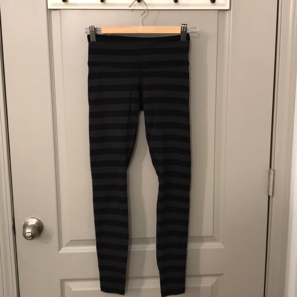 lululemon athletica Pants - Lululemon low rise Wunder Unders